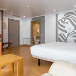 Chateau La Roca Hotel Sancibrian