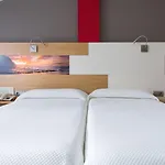 Отель Chateau La Roca 3*