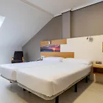 Отель Chateau La Roca 3*