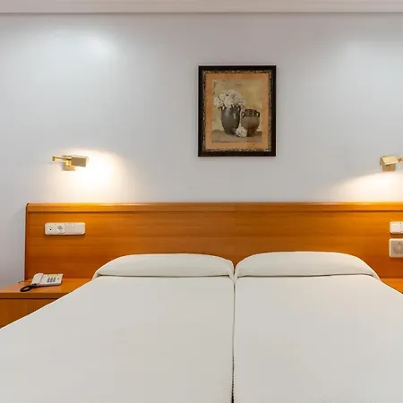 Chateau La Roca 3*