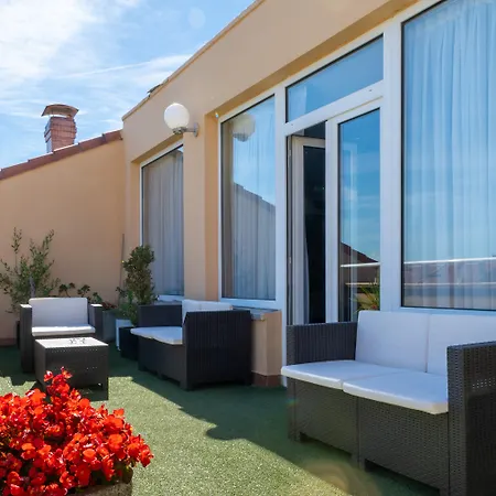 Chateau La Roca 호텔 3*