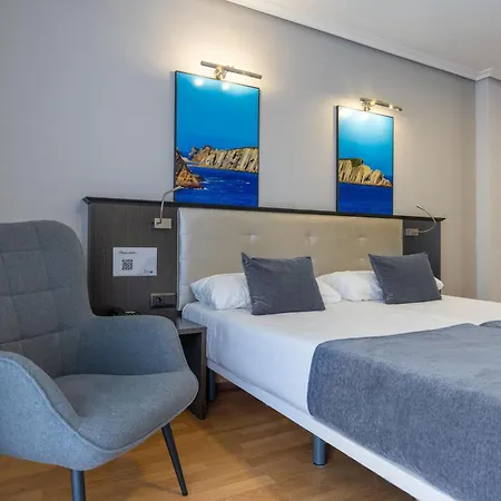 ホテル Chateau La Roca 3*