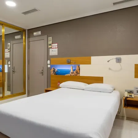 ホテル Chateau La Roca Sancibrián