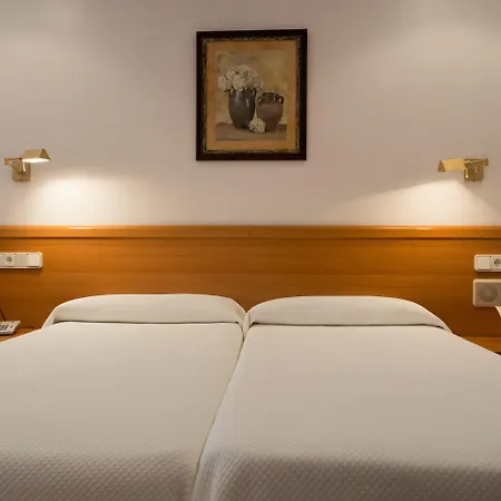 ホテル Chateau La Roca 3*