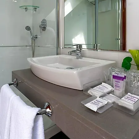 Chateau La Roca 3* Sancibrian