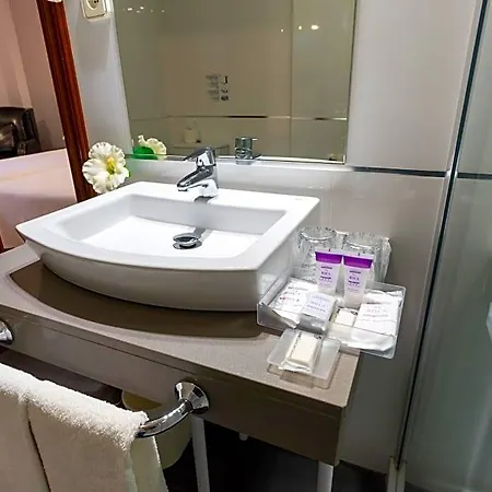 Chateau La Roca Hotel Sancibrian
