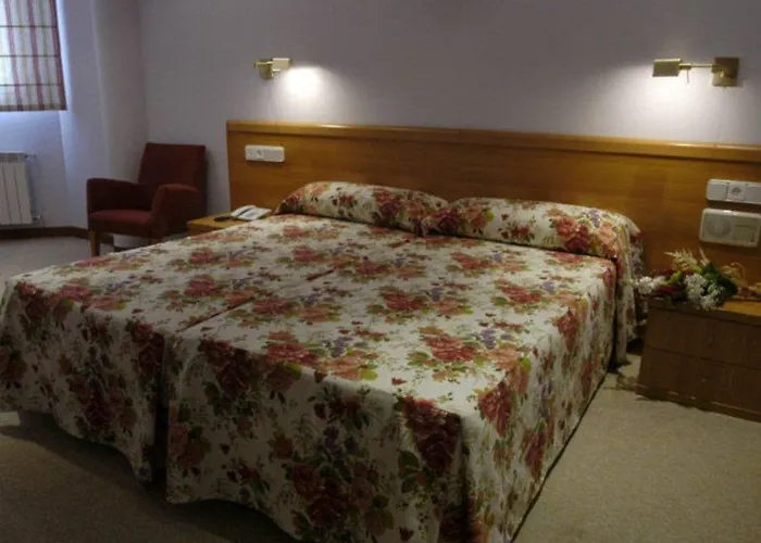 Chateau La Roca 3* Sancibrián