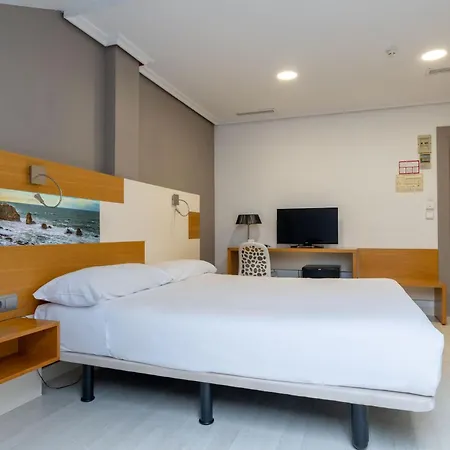 Отель Chateau La Roca