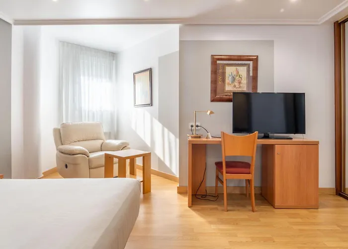 Chateau La Roca Сансибриан