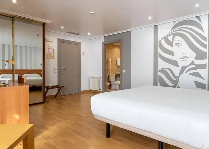 Chateau La Roca Отель 3*