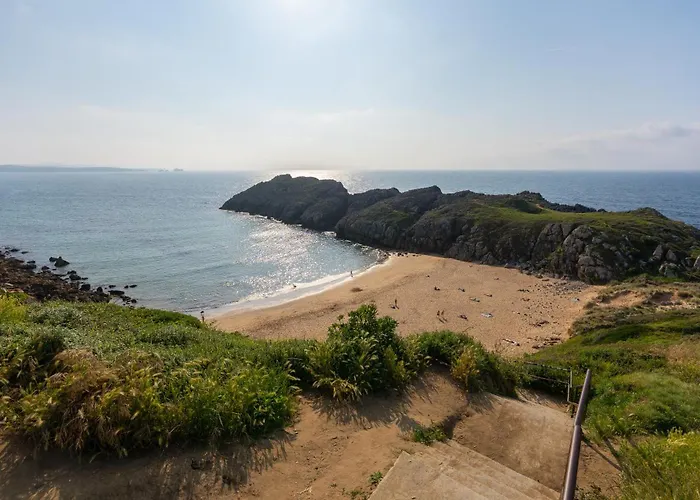 Chateau La Roca Сансибриан