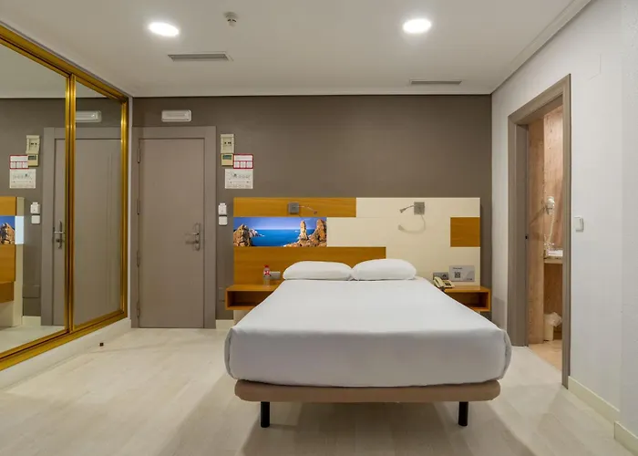 Chateau La Roca Отель 3*