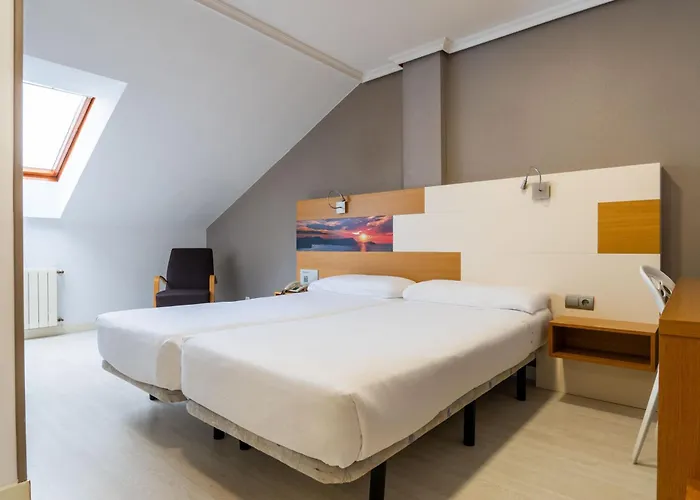 Отель Chateau La Roca 3*