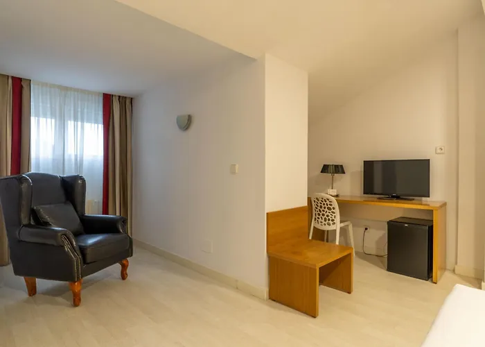 Chateau La Roca 3* Сансибриан