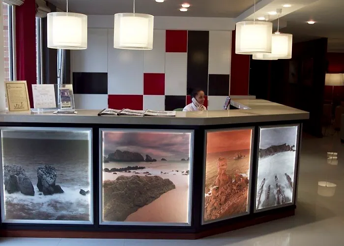 Отель Chateau La Roca